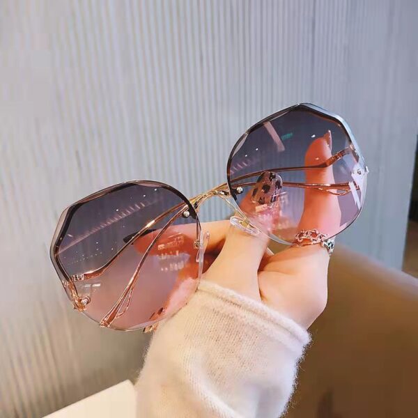 Chic UV Sunglasses for Women